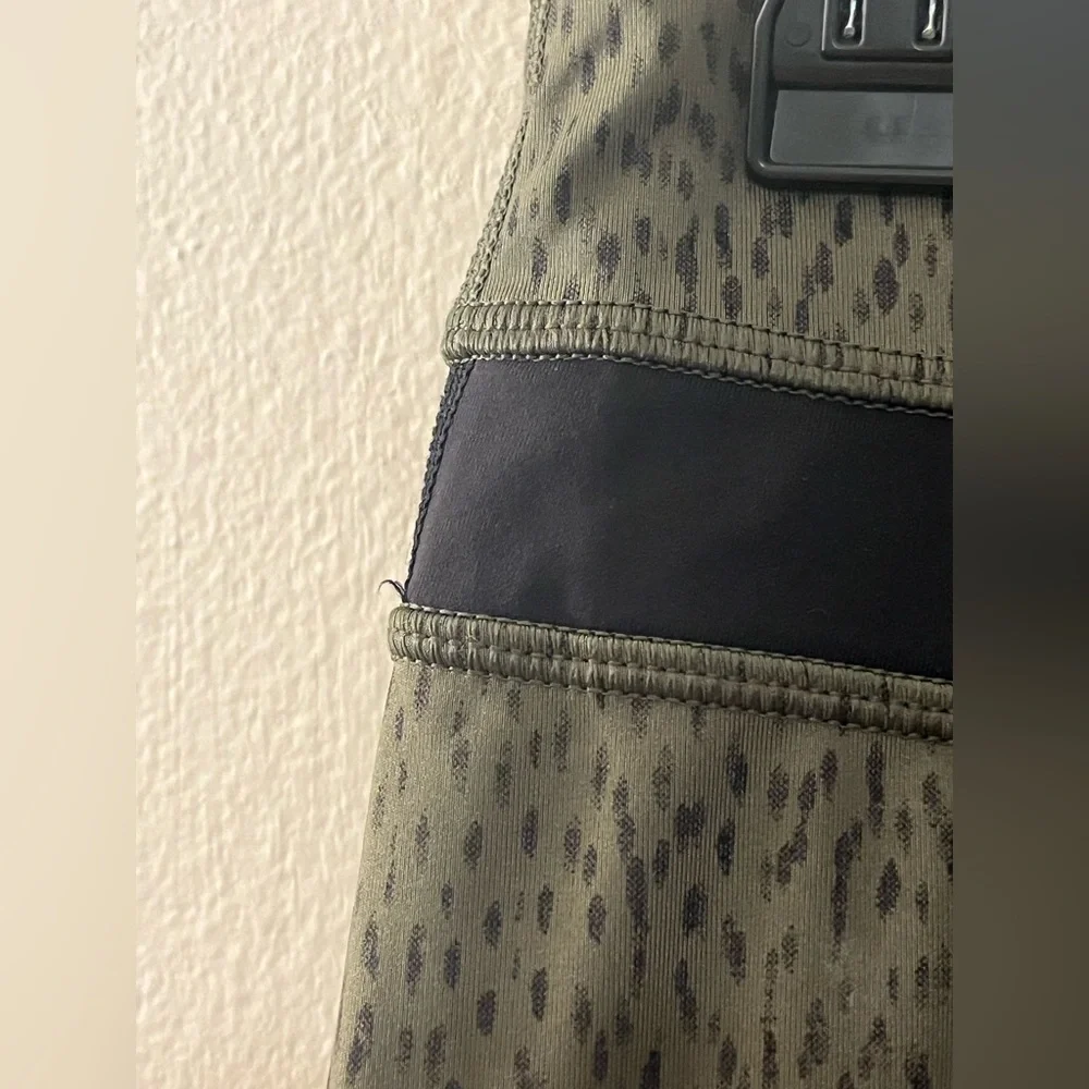 Lululemon Run Inspire Crop II Full-On Luxtreme Mesh